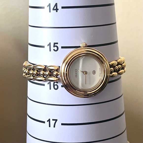 Gucci 1100L Women’s Gold Plated Watch w/ Original Box & 5 Interchangeable Bezels - Picture 10 of 10
